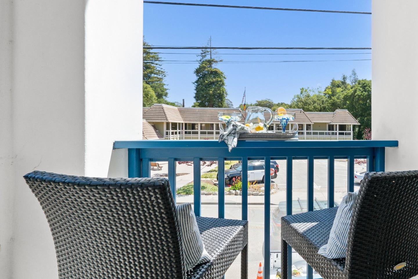 413 Capitola Avenue