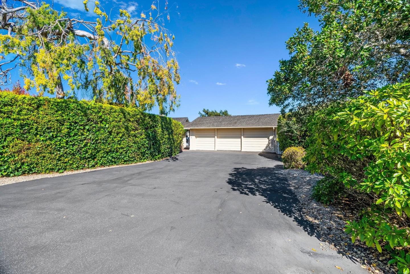 31 S Circle Dr
