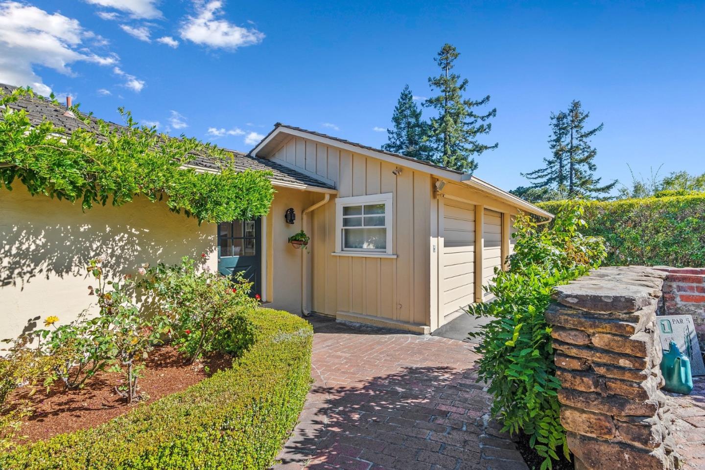 31 S Circle Dr