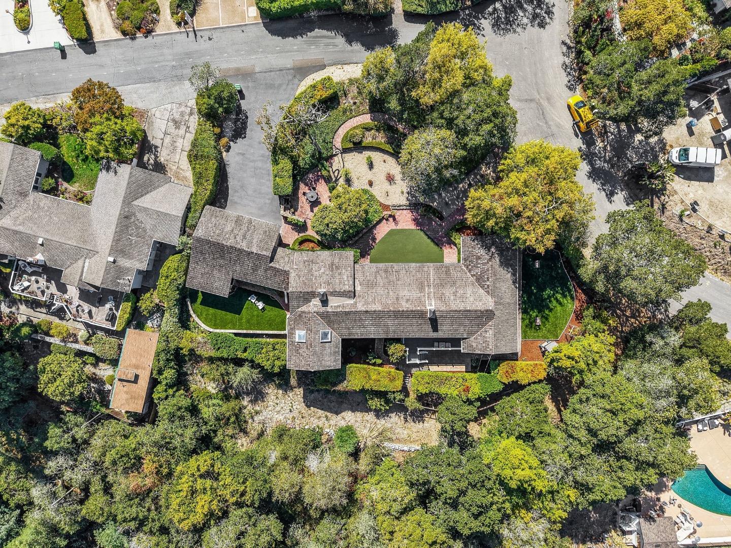 31 S Circle Dr