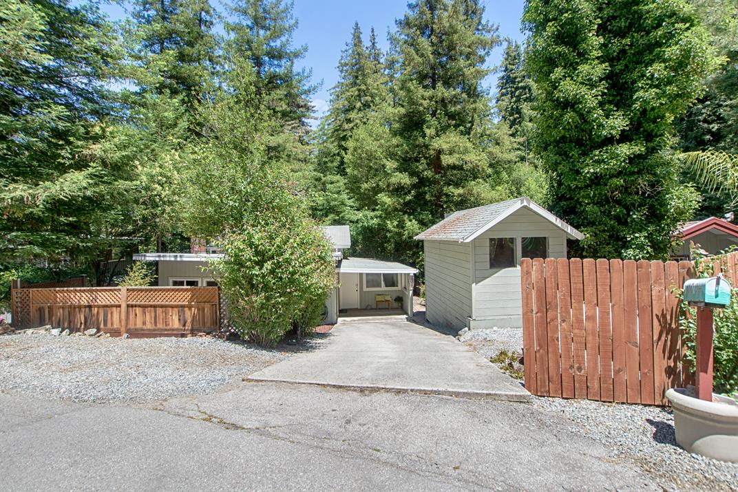 1004 Laurel AVE