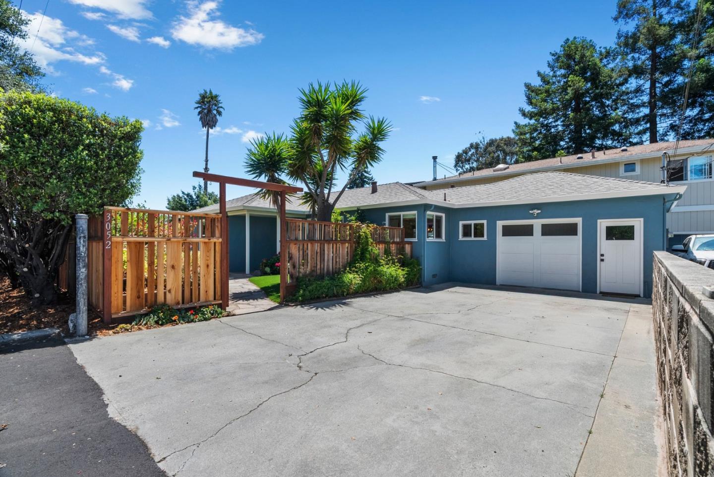 3052 Elda LN