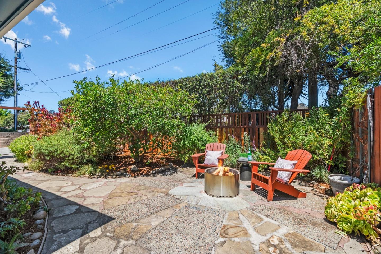3052 Elda LN