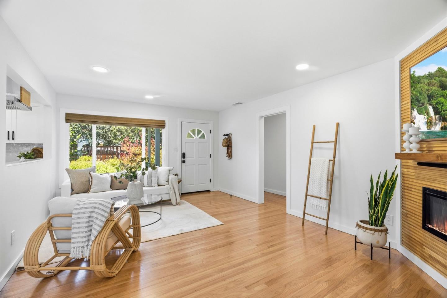 3052 Elda LN