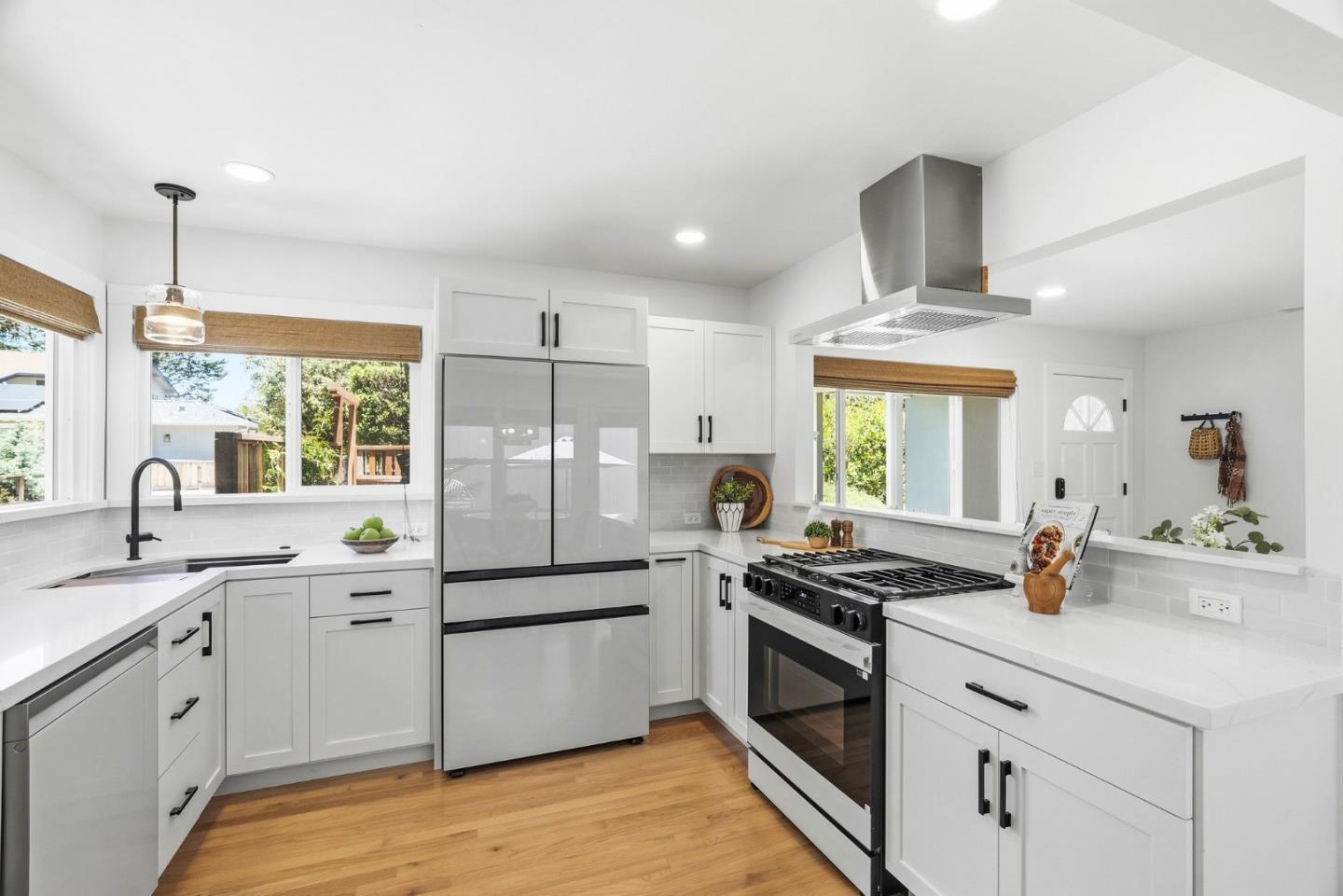 3052 Elda LN