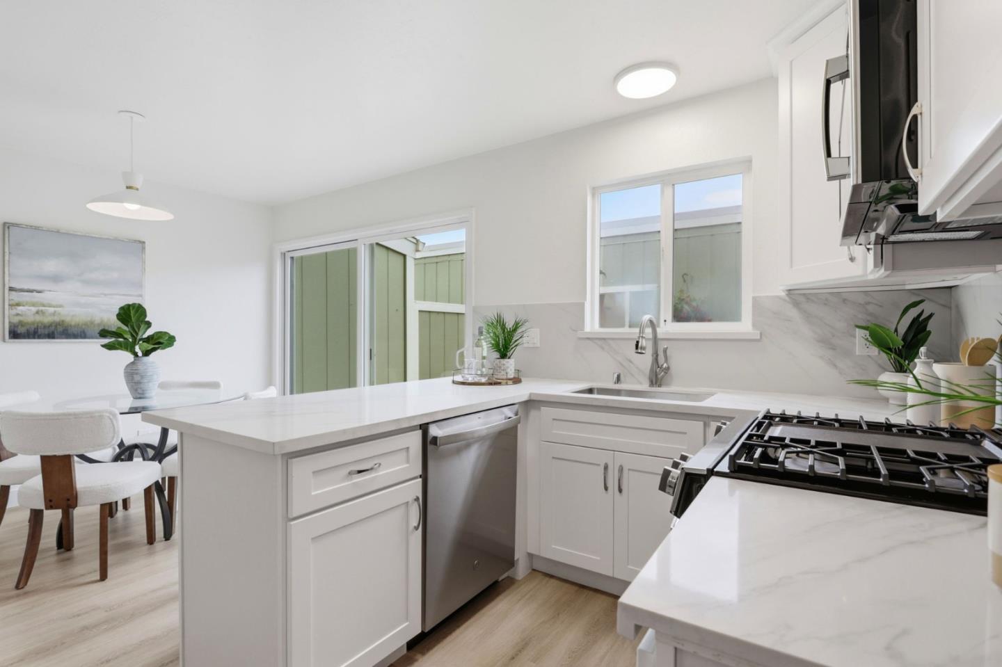 163 Harbor Oaks CIR