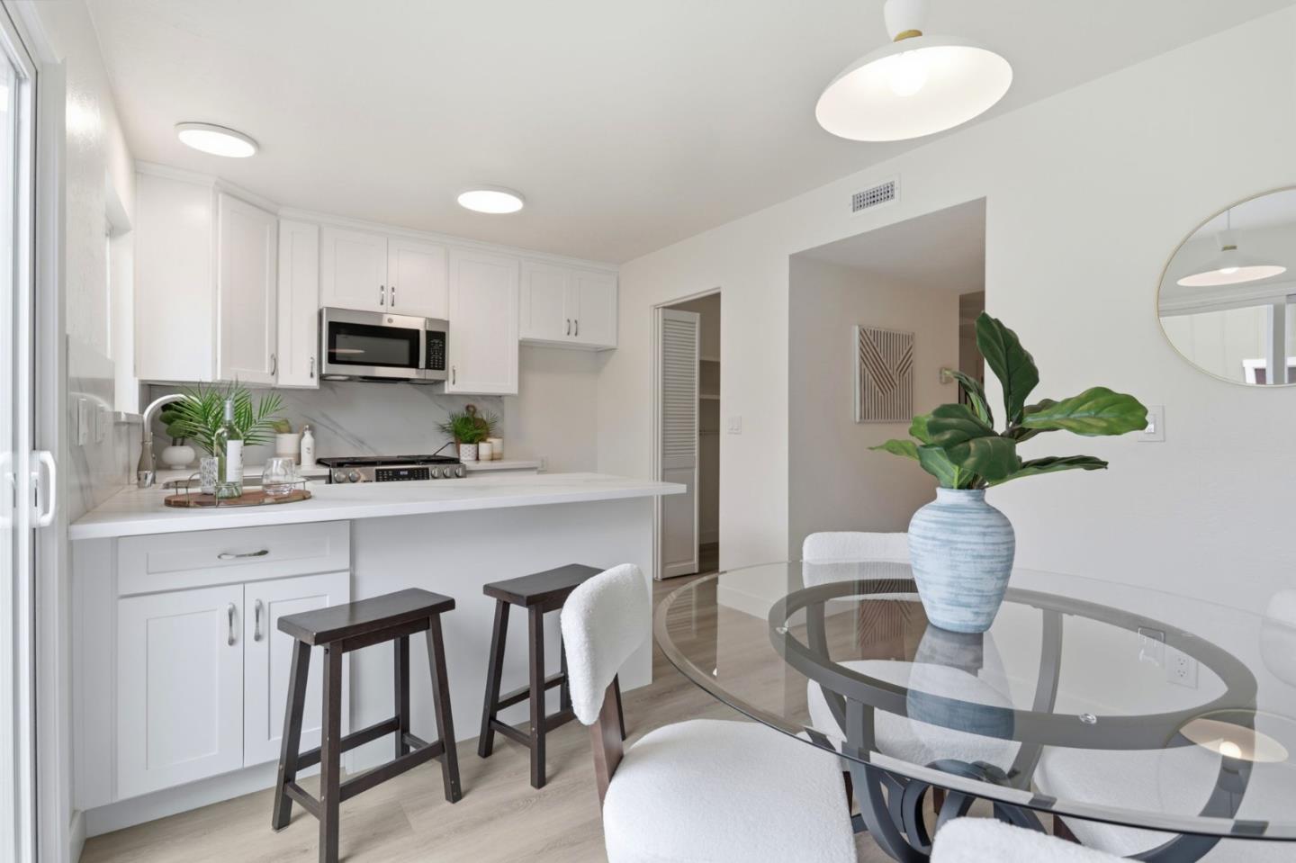 163 Harbor Oaks CIR