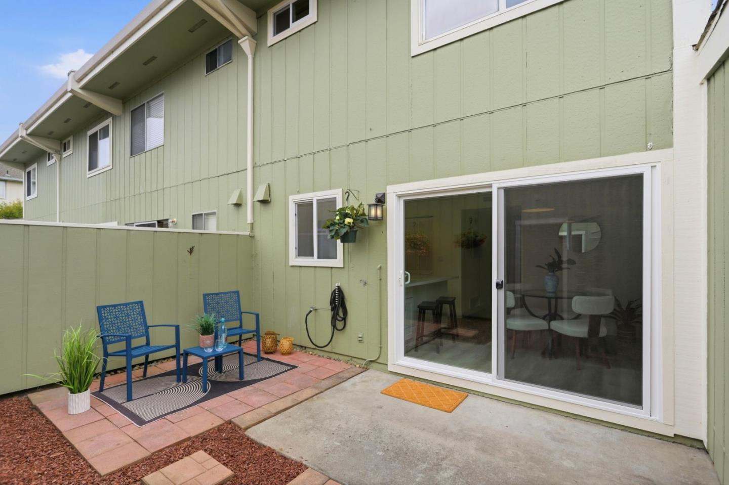 163 Harbor Oaks CIR