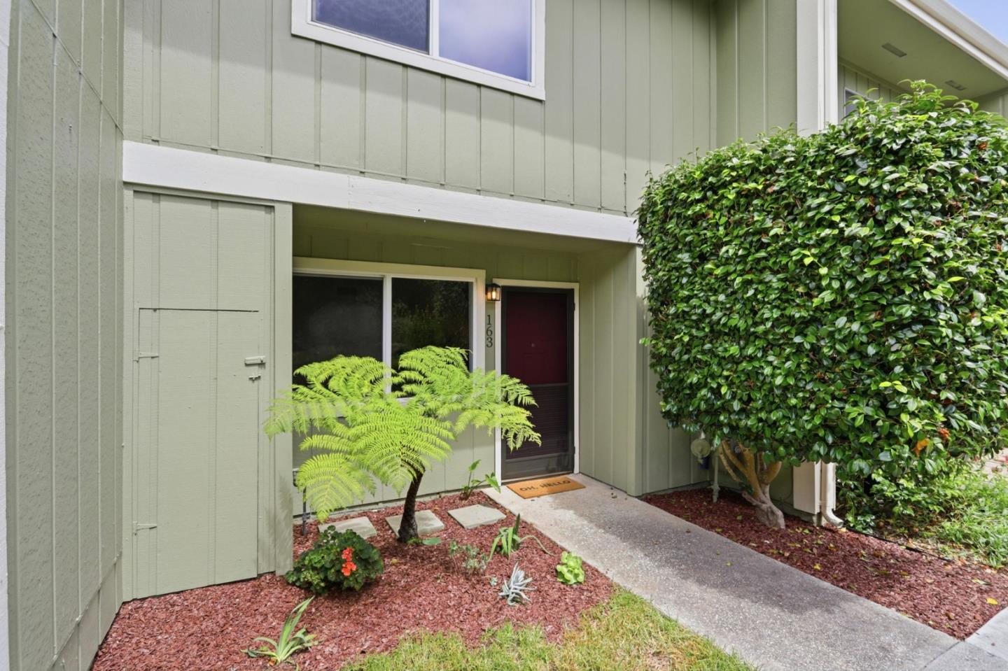 163 Harbor Oaks CIR