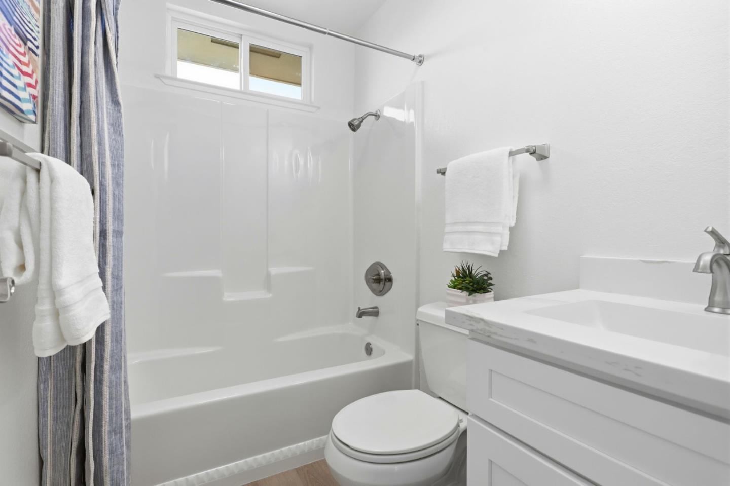163 Harbor Oaks CIR