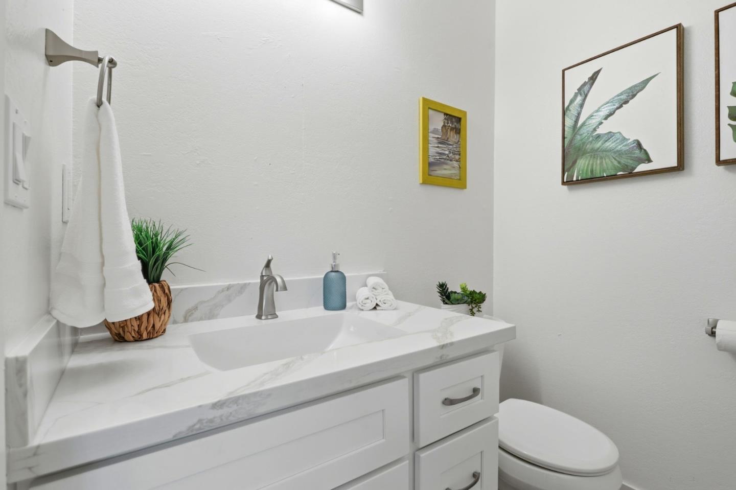 163 Harbor Oaks CIR