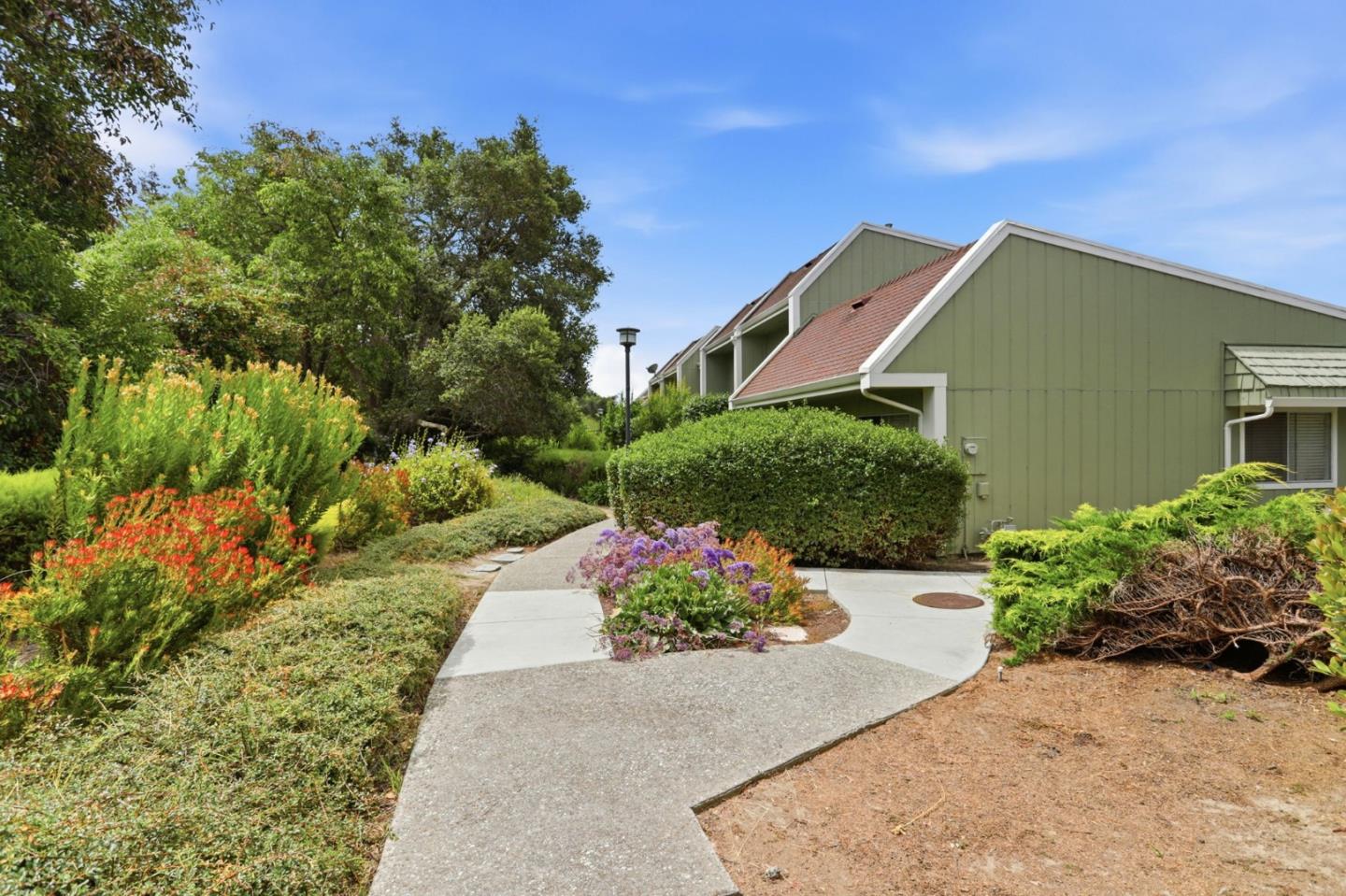 163 Harbor Oaks CIR