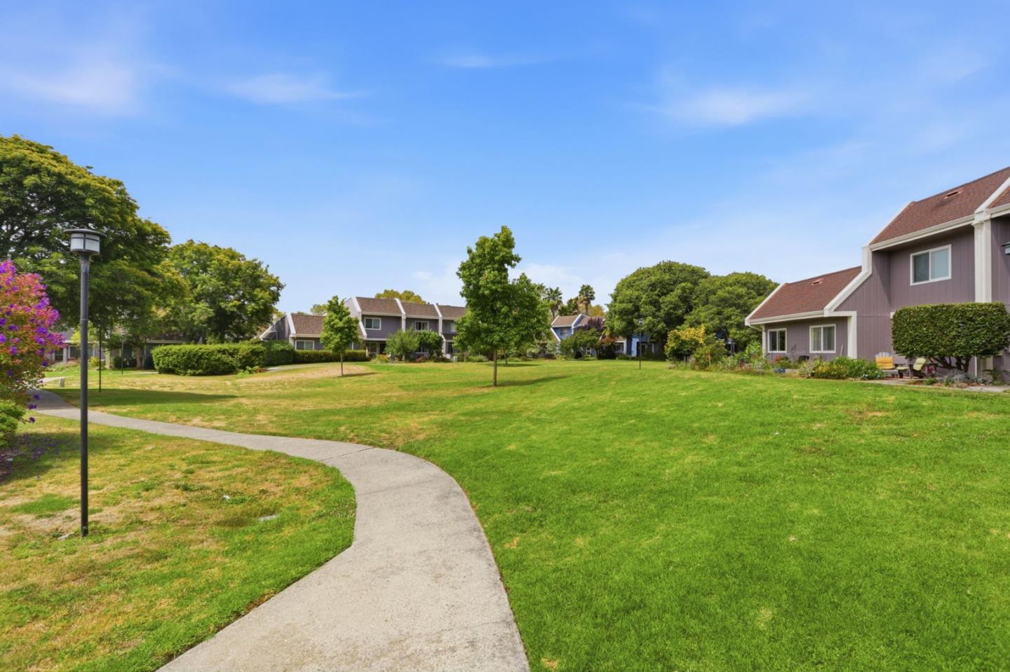 163 Harbor Oaks CIR