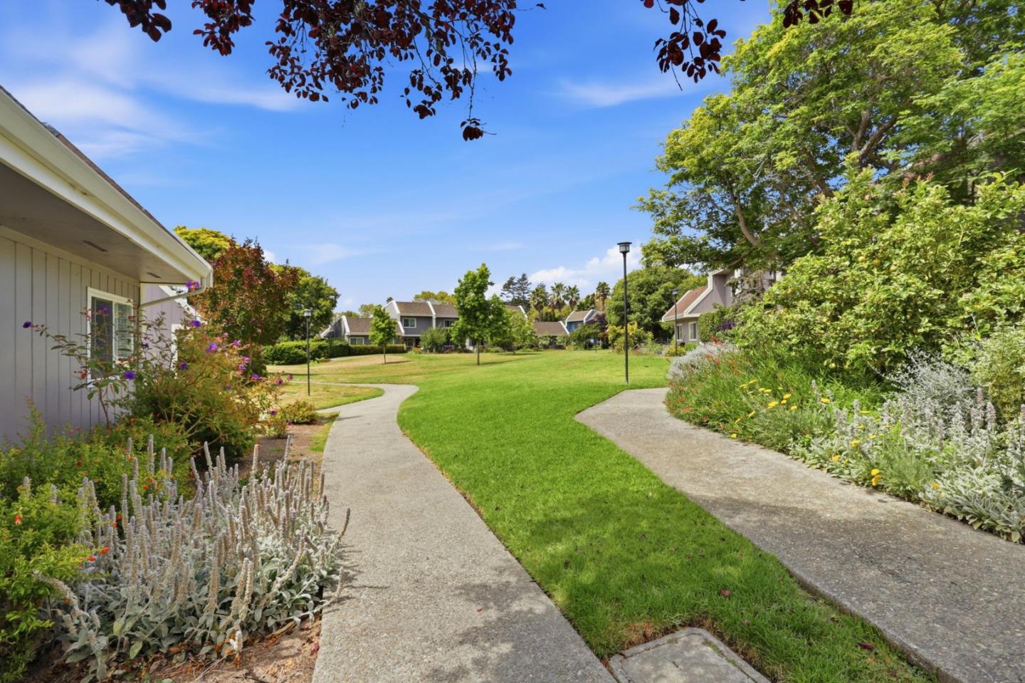 163 Harbor Oaks CIR