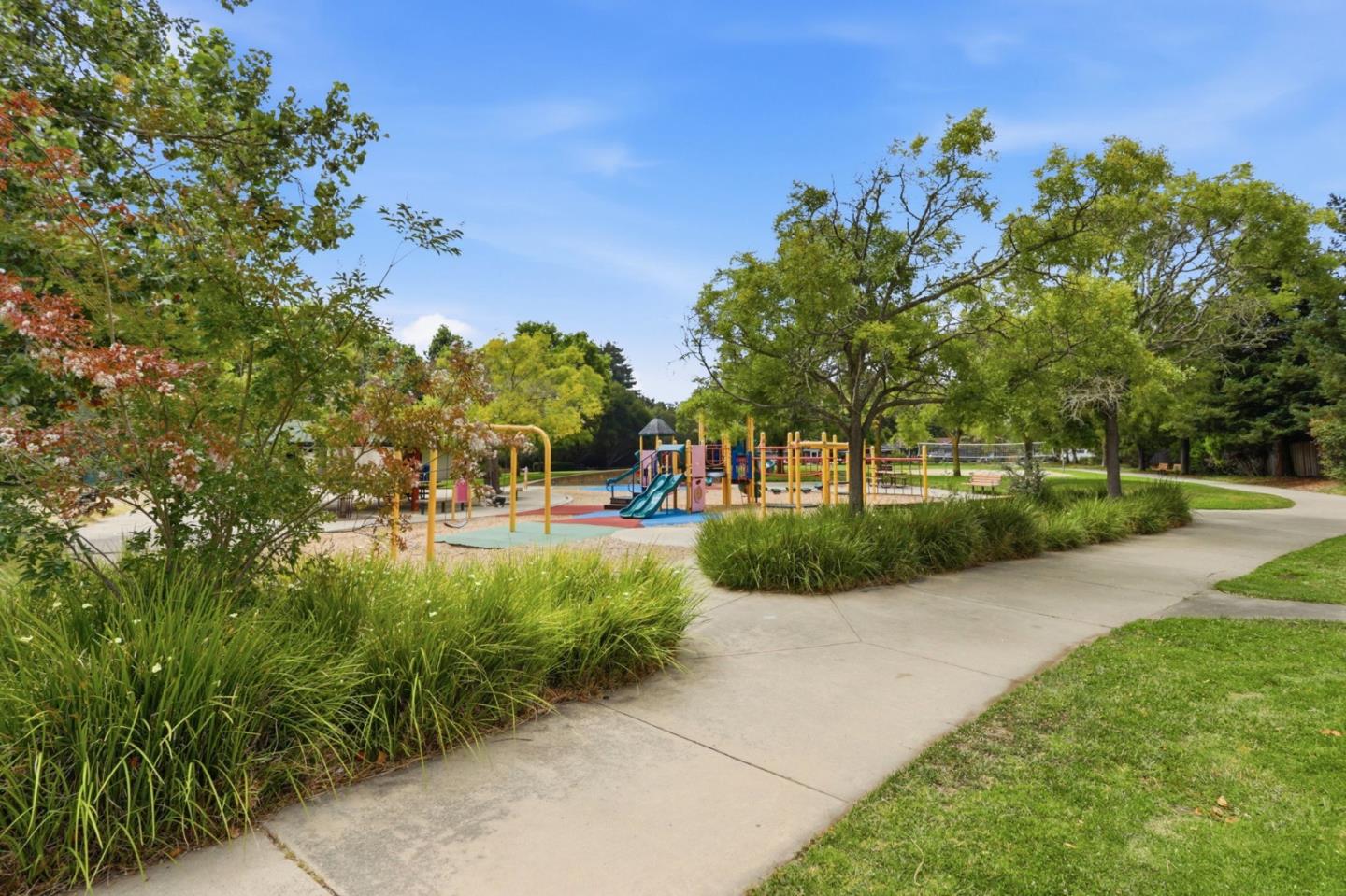 163 Harbor Oaks CIR