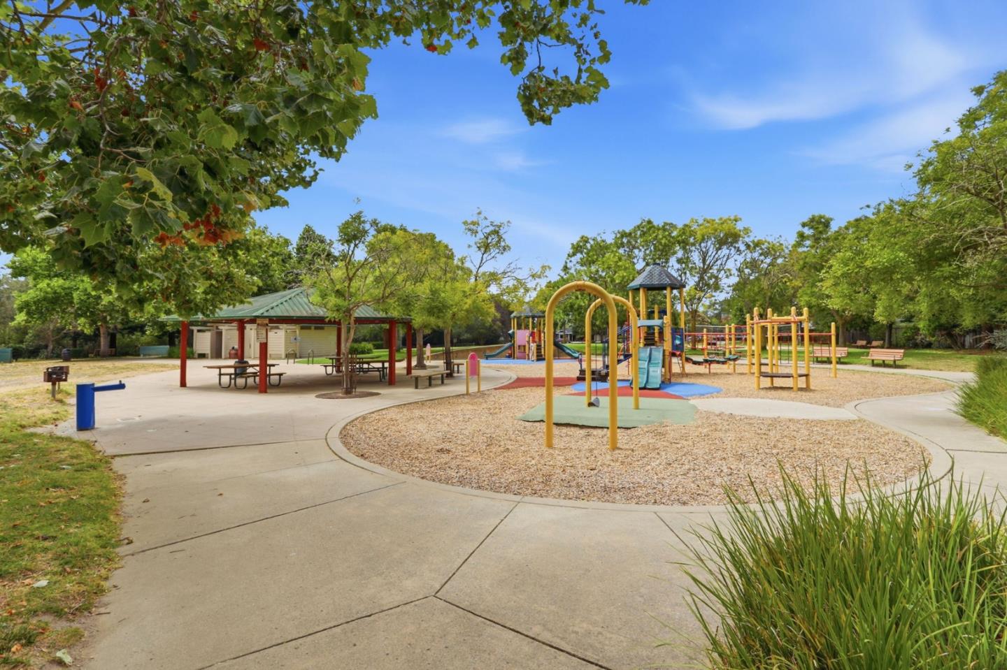 163 Harbor Oaks CIR