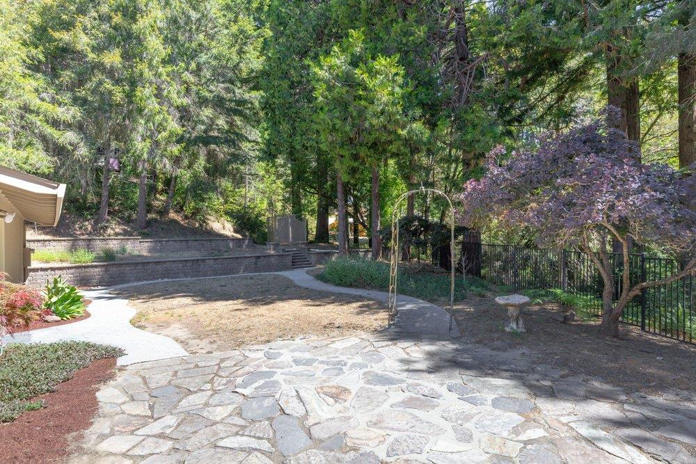 505 Thin Edge RD