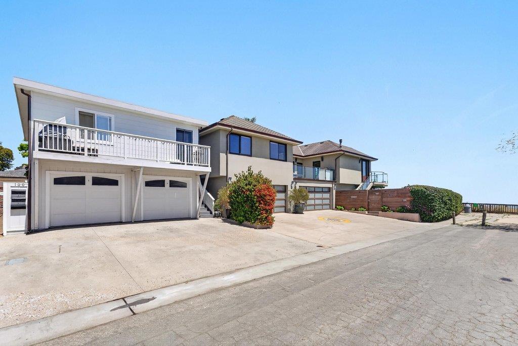 100 Oakland