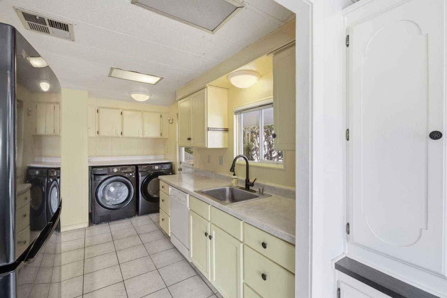 2395 Delaware Avenue 122