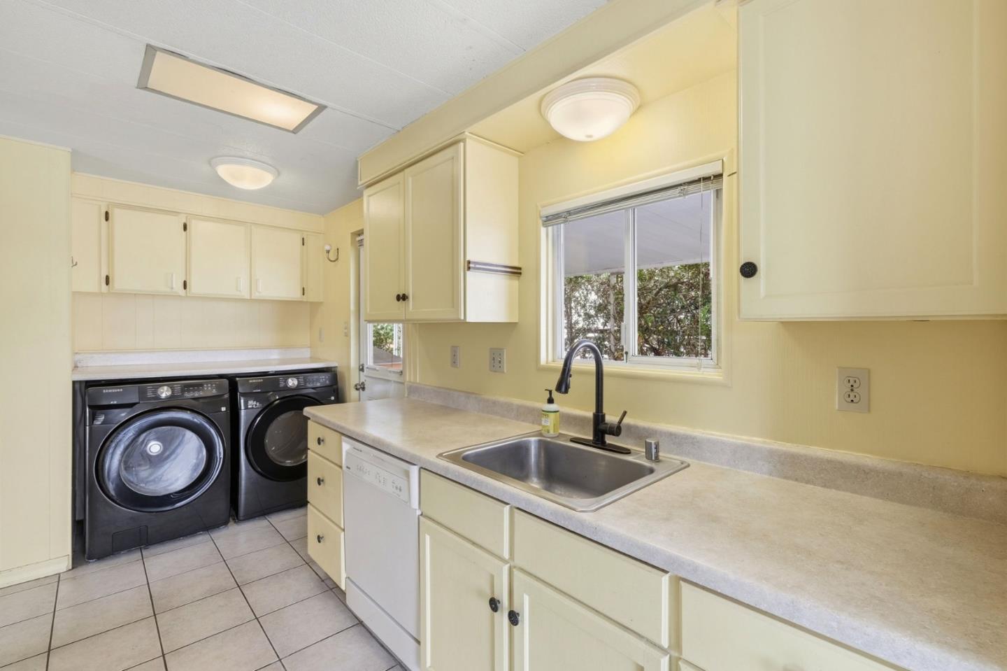 2395 Delaware Avenue 122