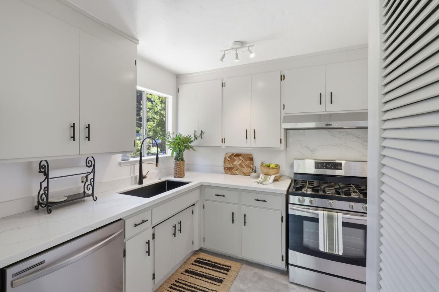 322 River RD