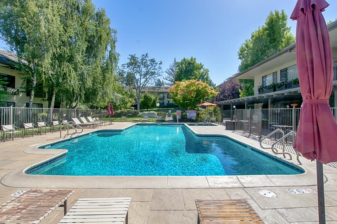2140 Santa Cruz AVE B106
