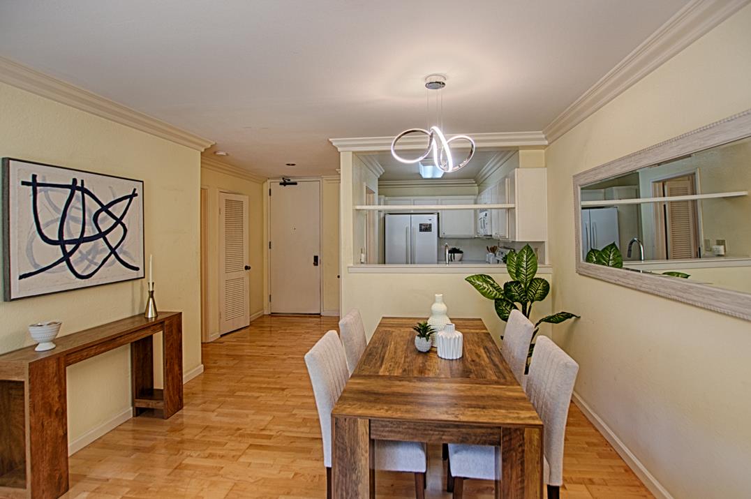 2140 Santa Cruz AVE B106