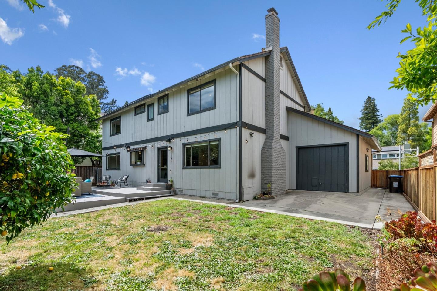 105 Quarry LN