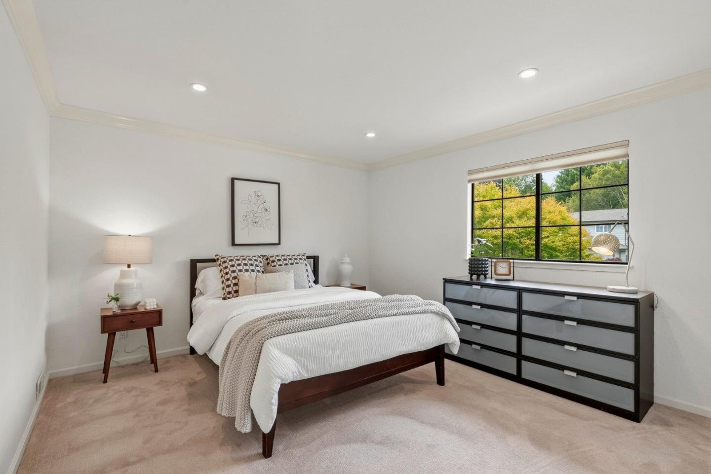 105 Quarry LN