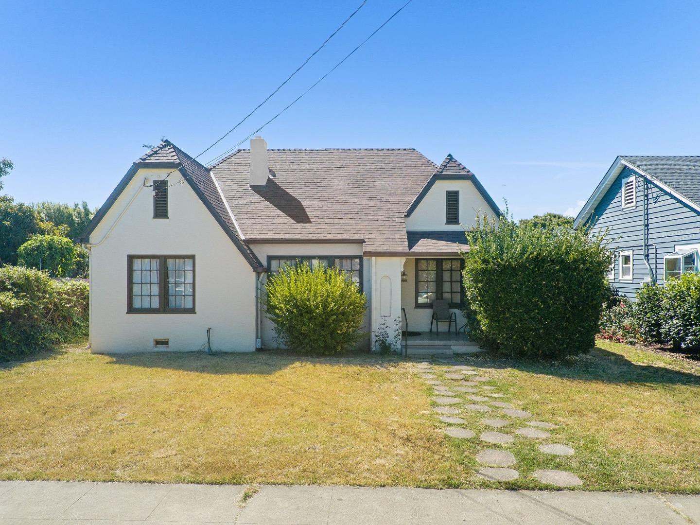 638 Orchard ST
