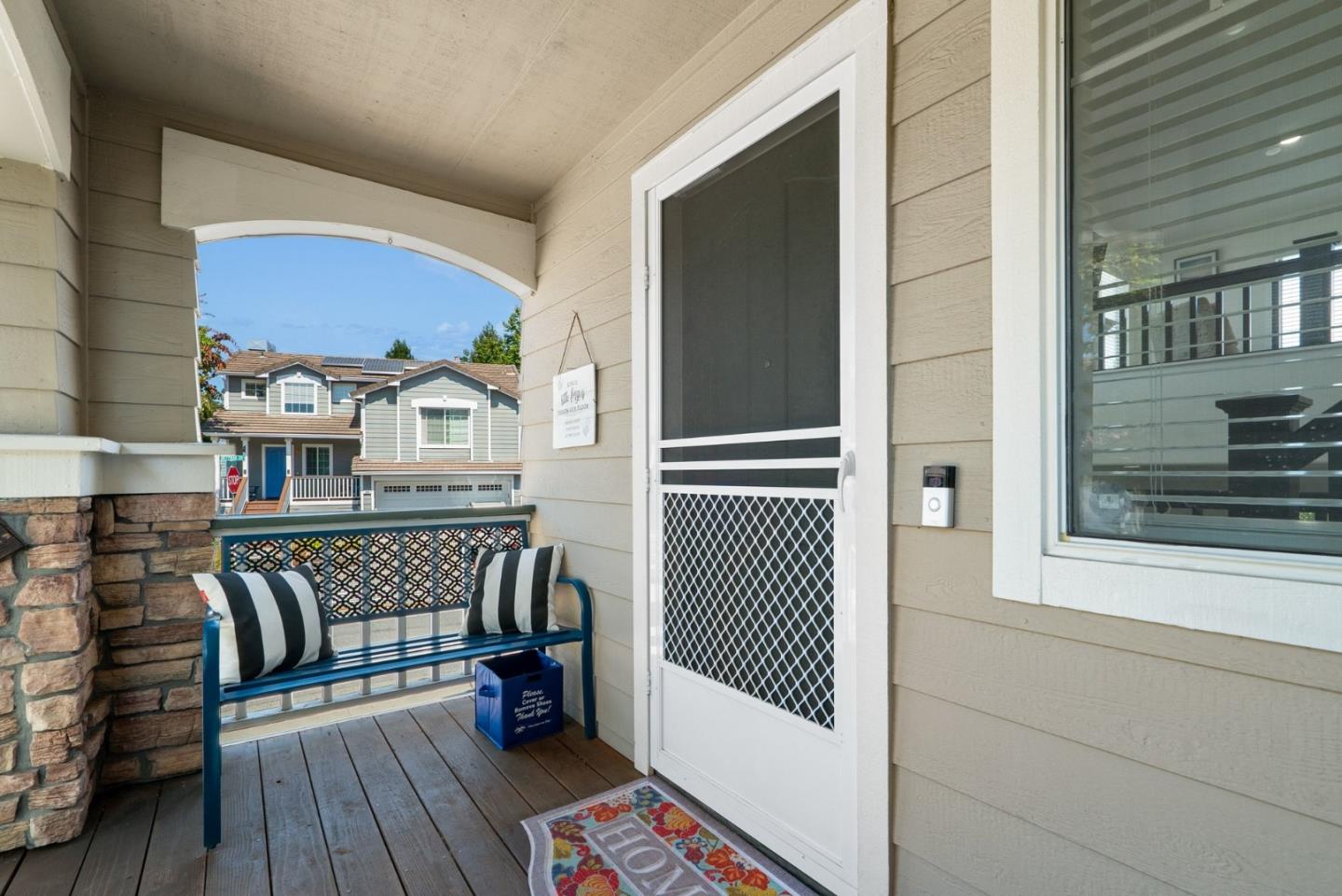 814 Coast Range DR