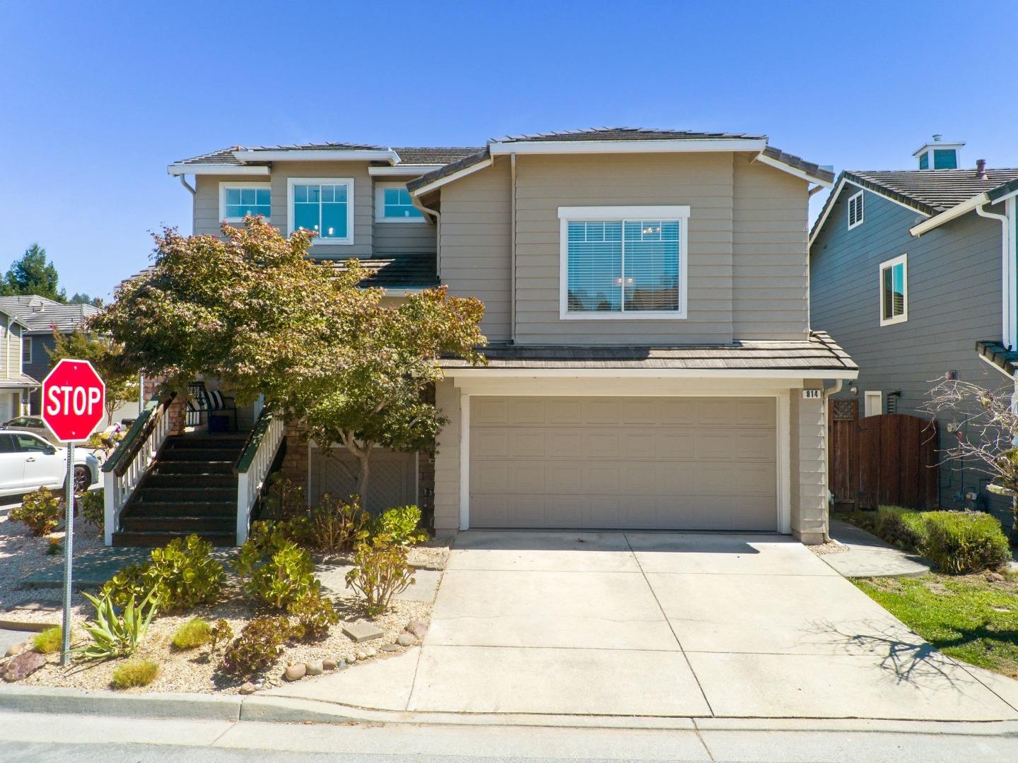 814 Coast Range DR