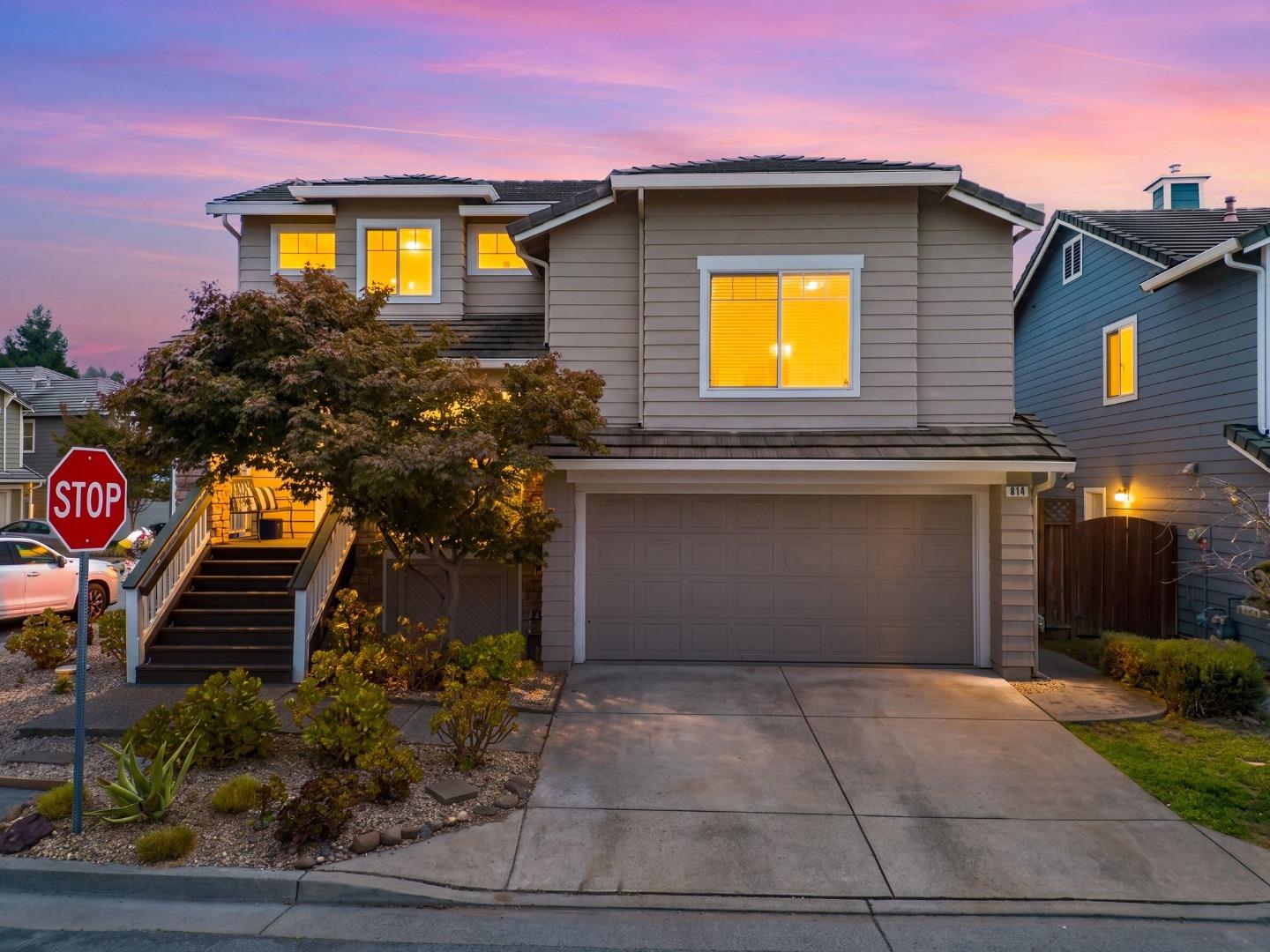 814 Coast Range DR