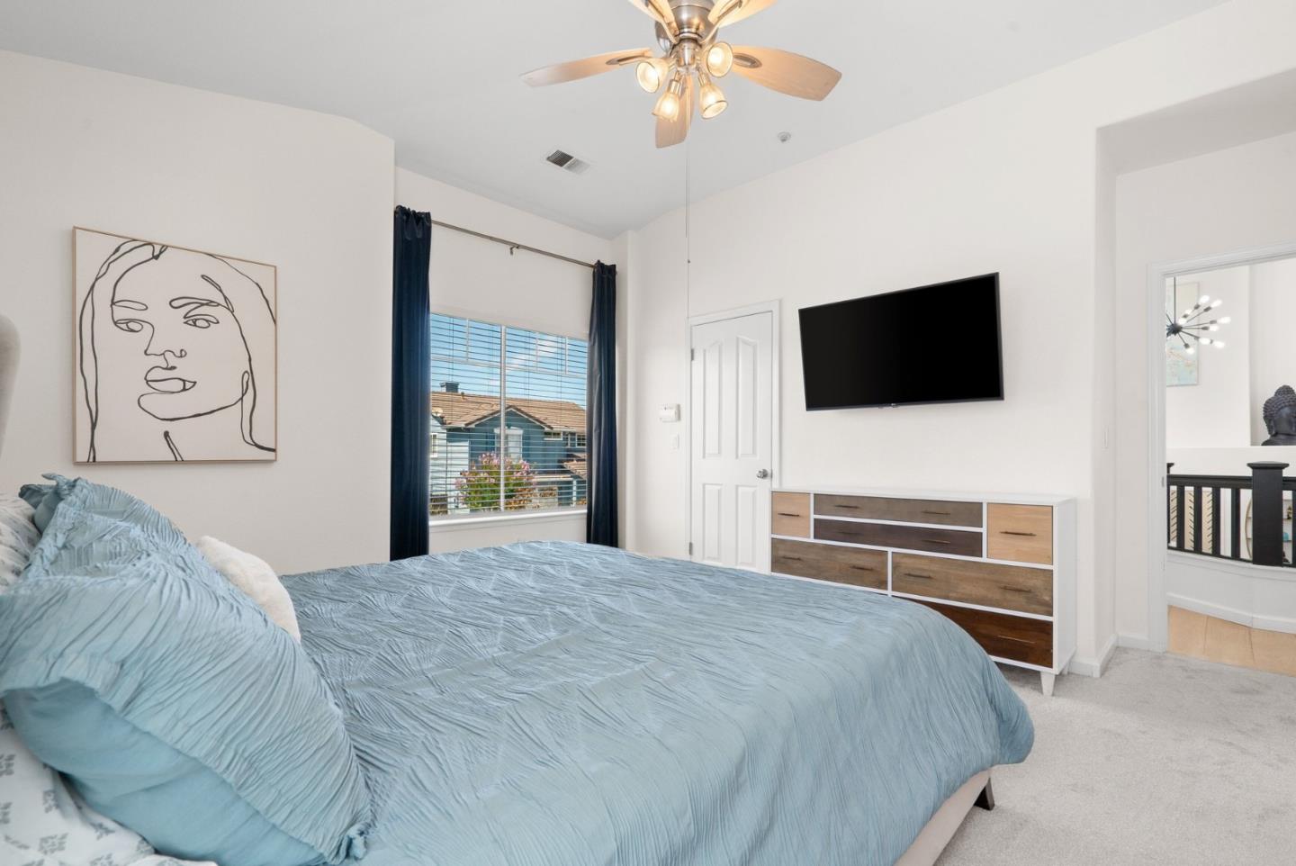 814 Coast Range DR