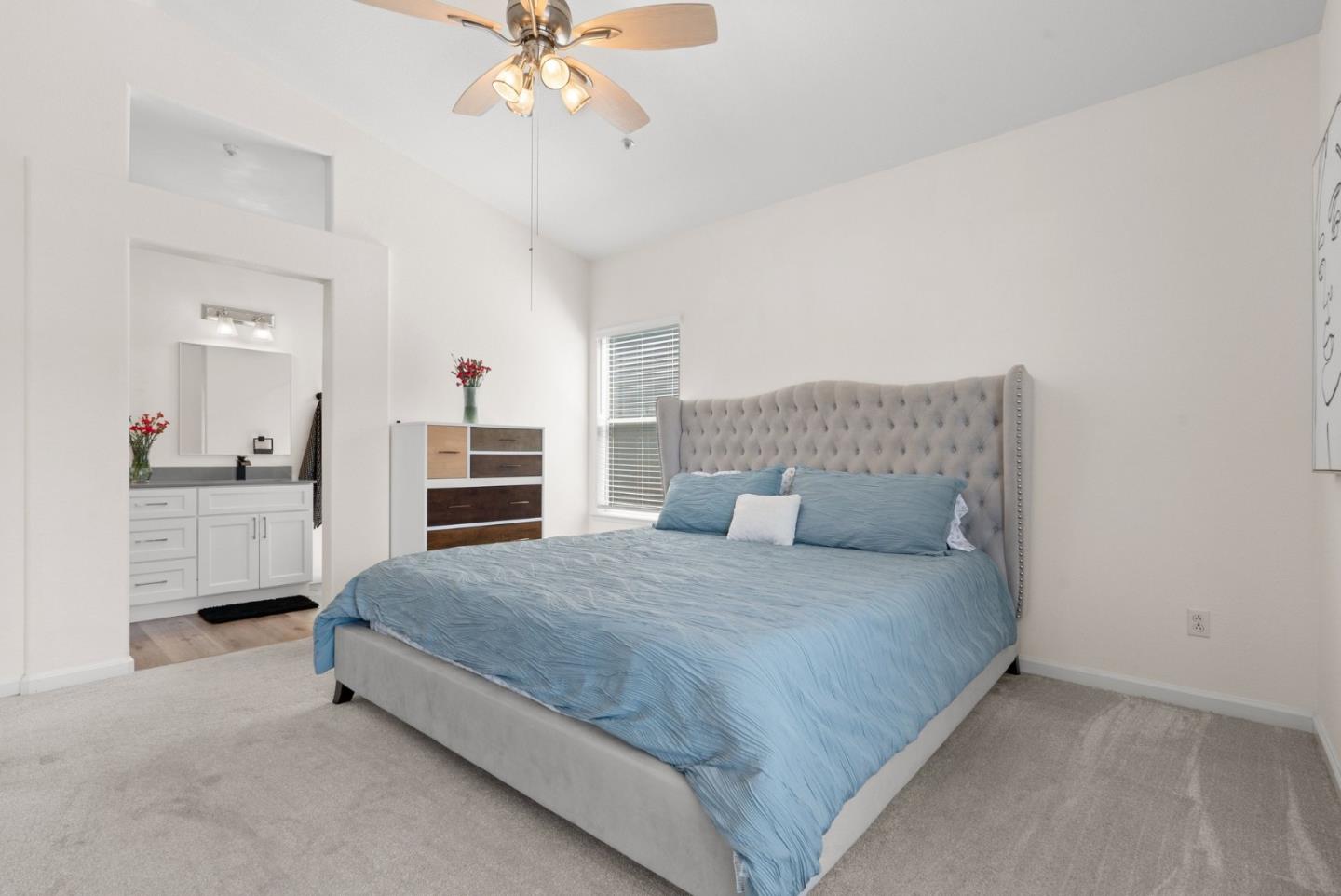 814 Coast Range DR