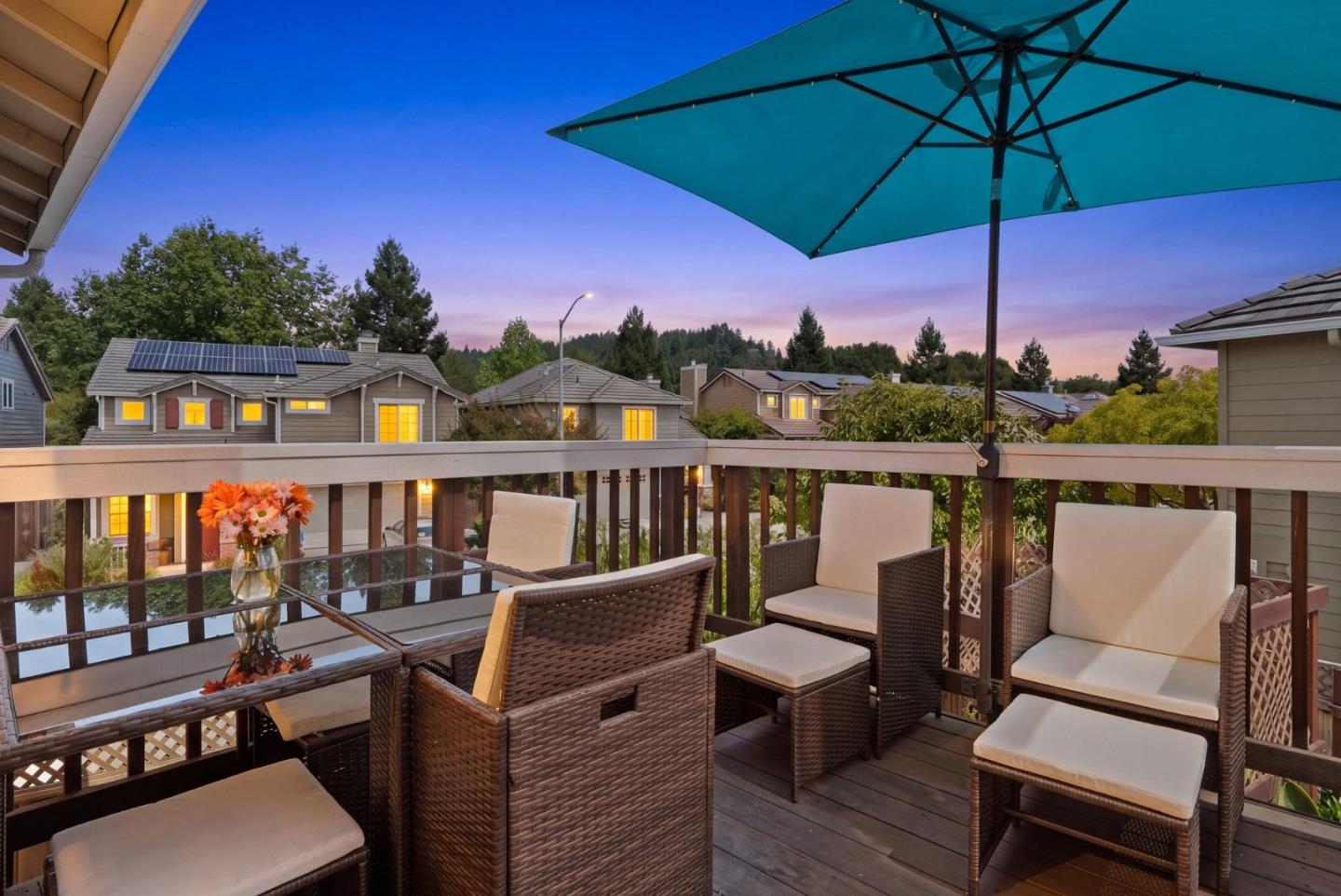 814 Coast Range DR