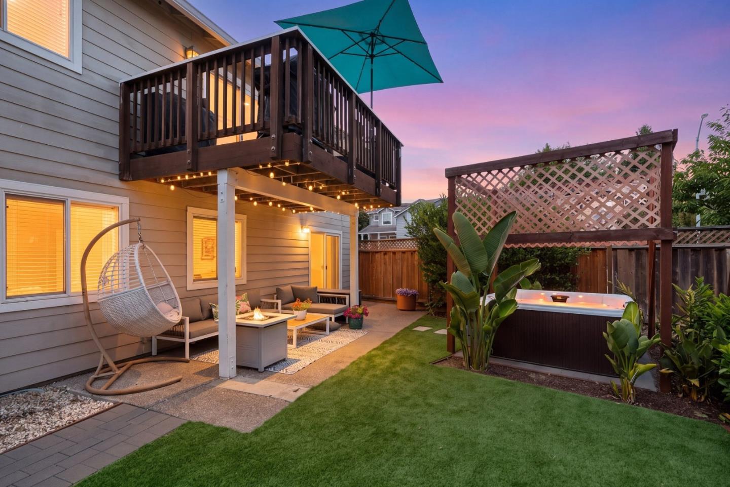 814 Coast Range DR