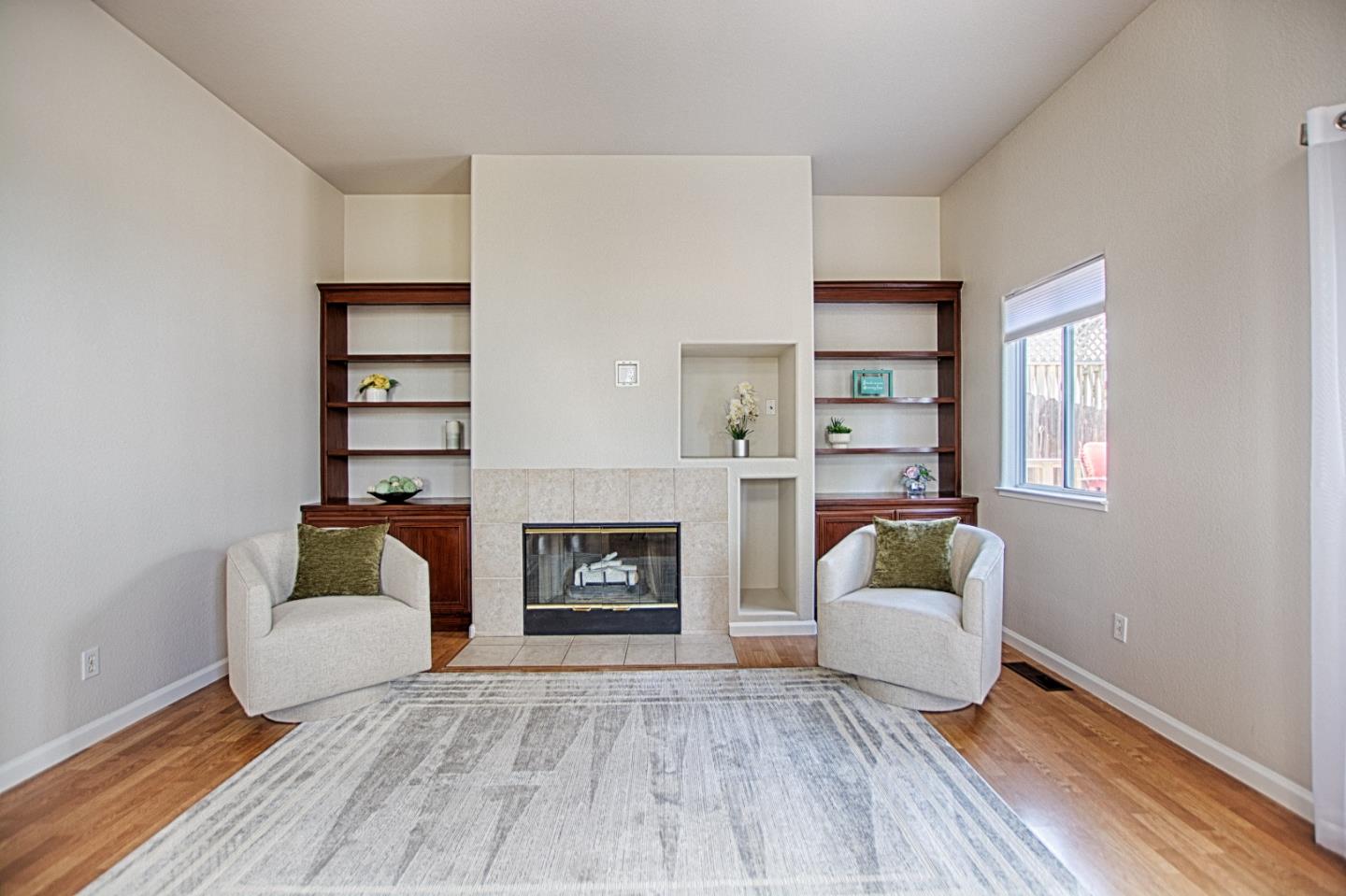 73 Firethorne WAY