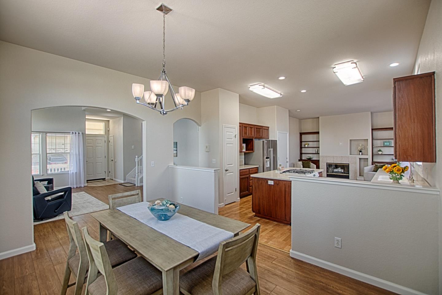 73 Firethorne WAY