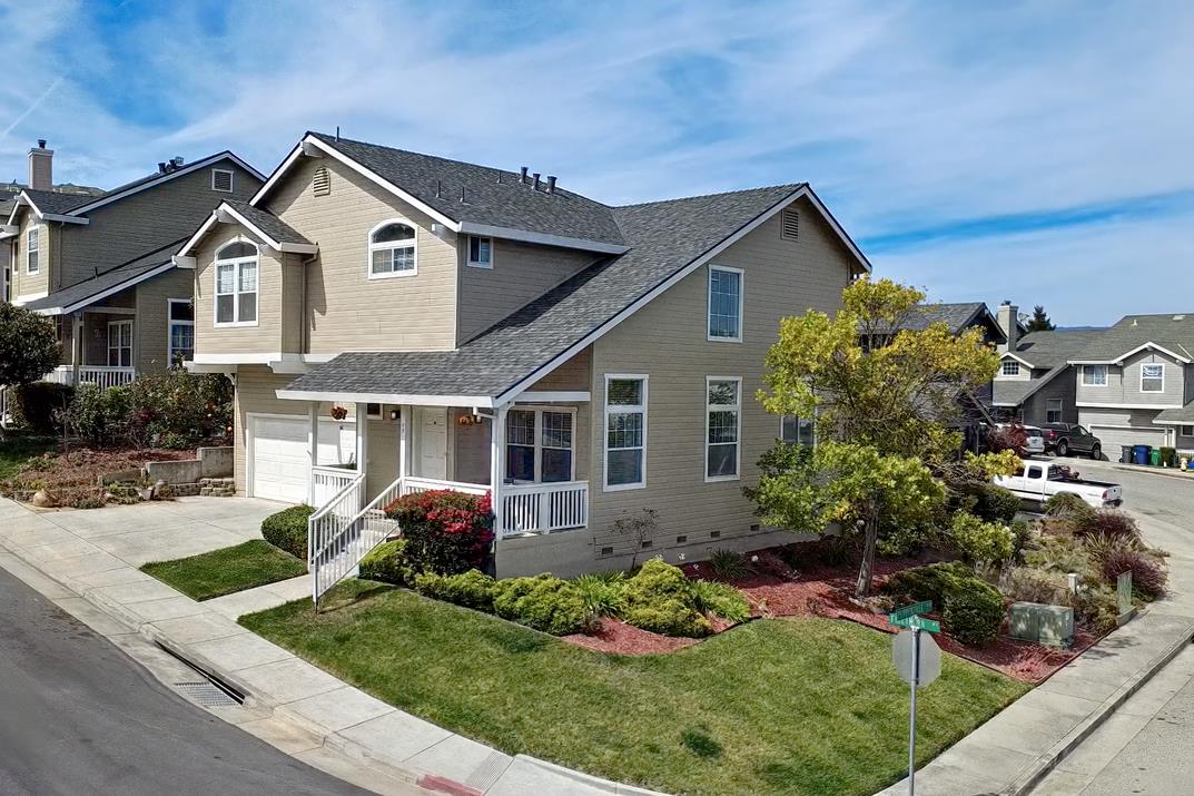 73 Firethorne WAY
