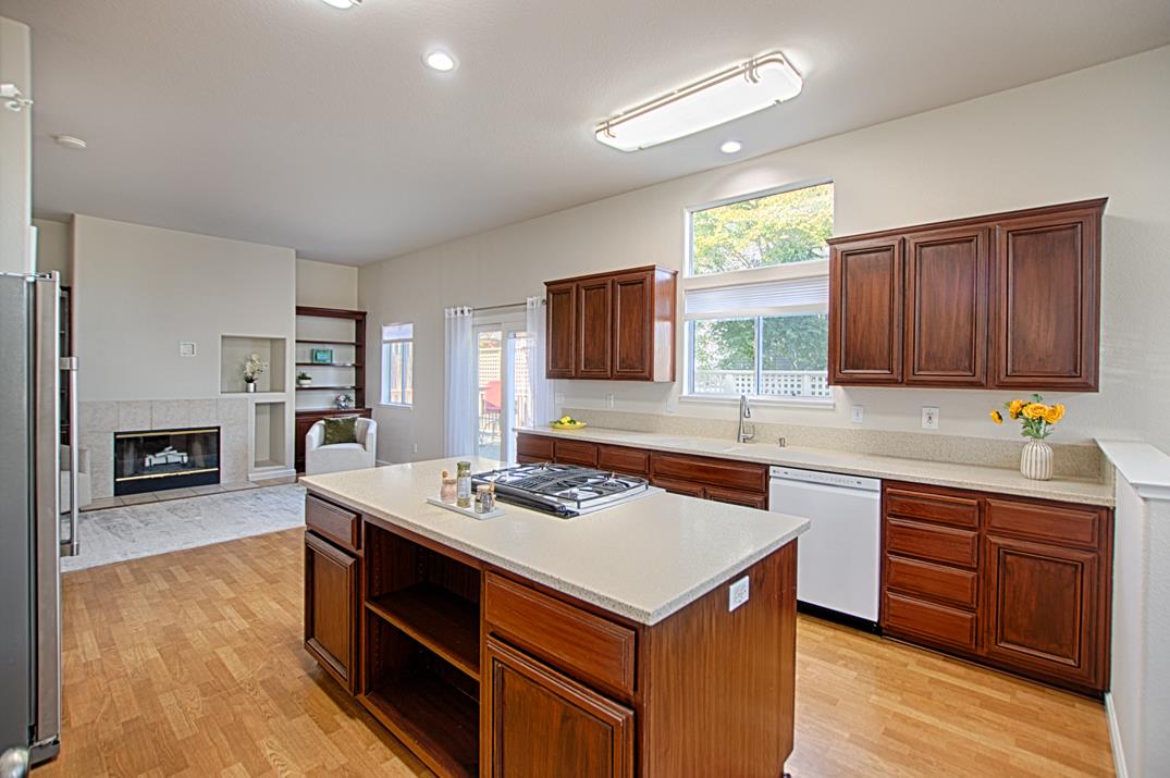 73 Firethorne WAY