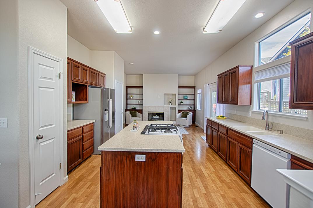 73 Firethorne WAY