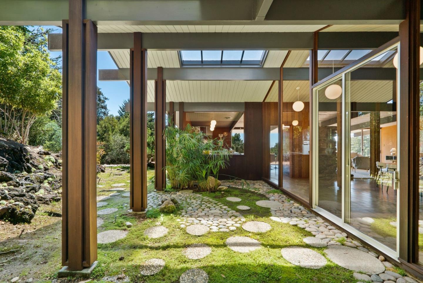 81 Pasatiempo DR
