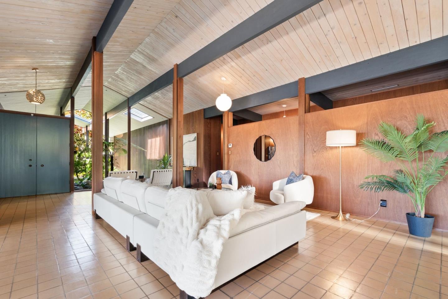 81 Pasatiempo DR