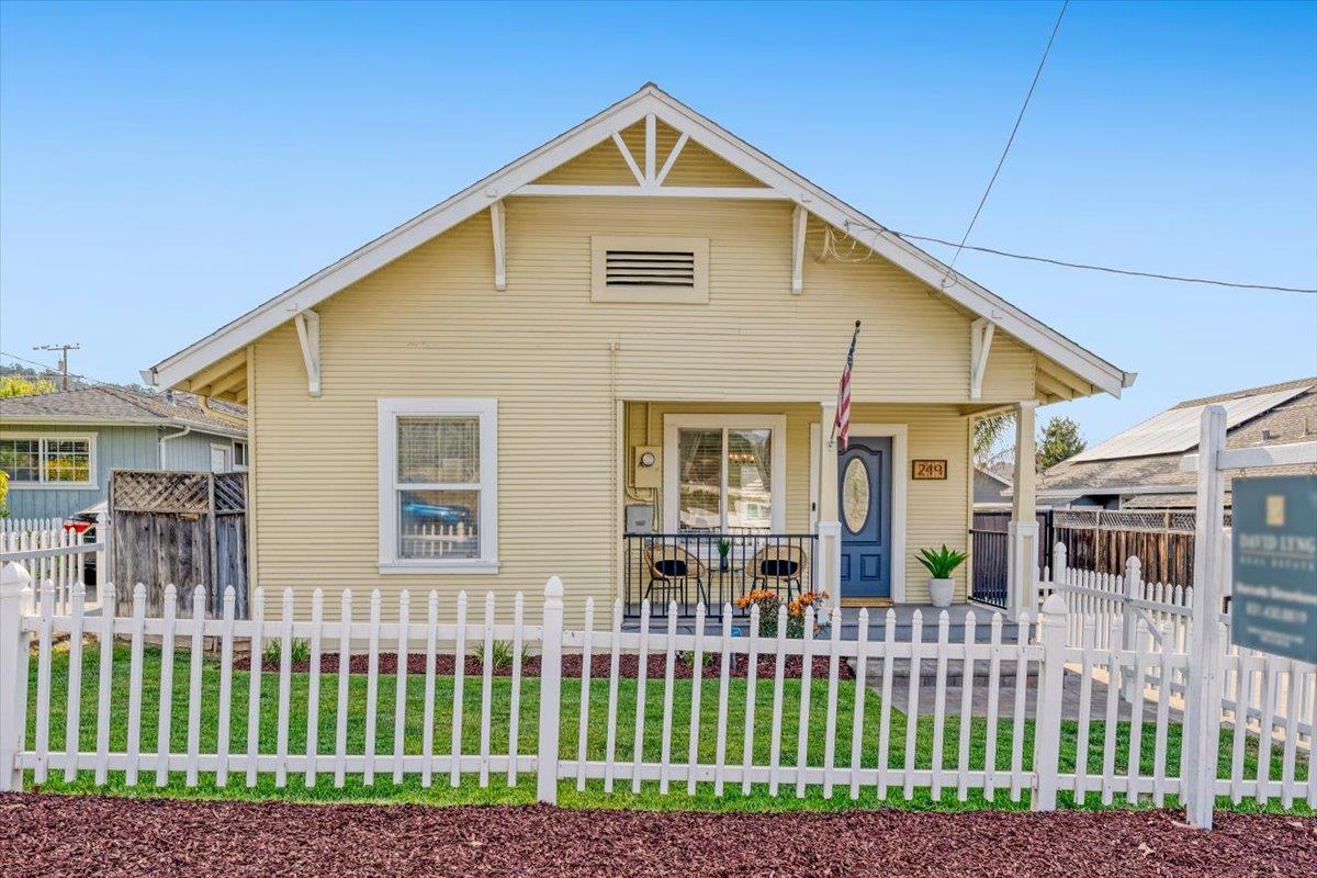 249 Carpenteria RD