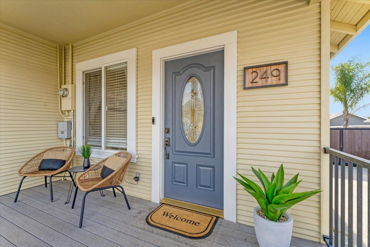 249 Carpenteria RD