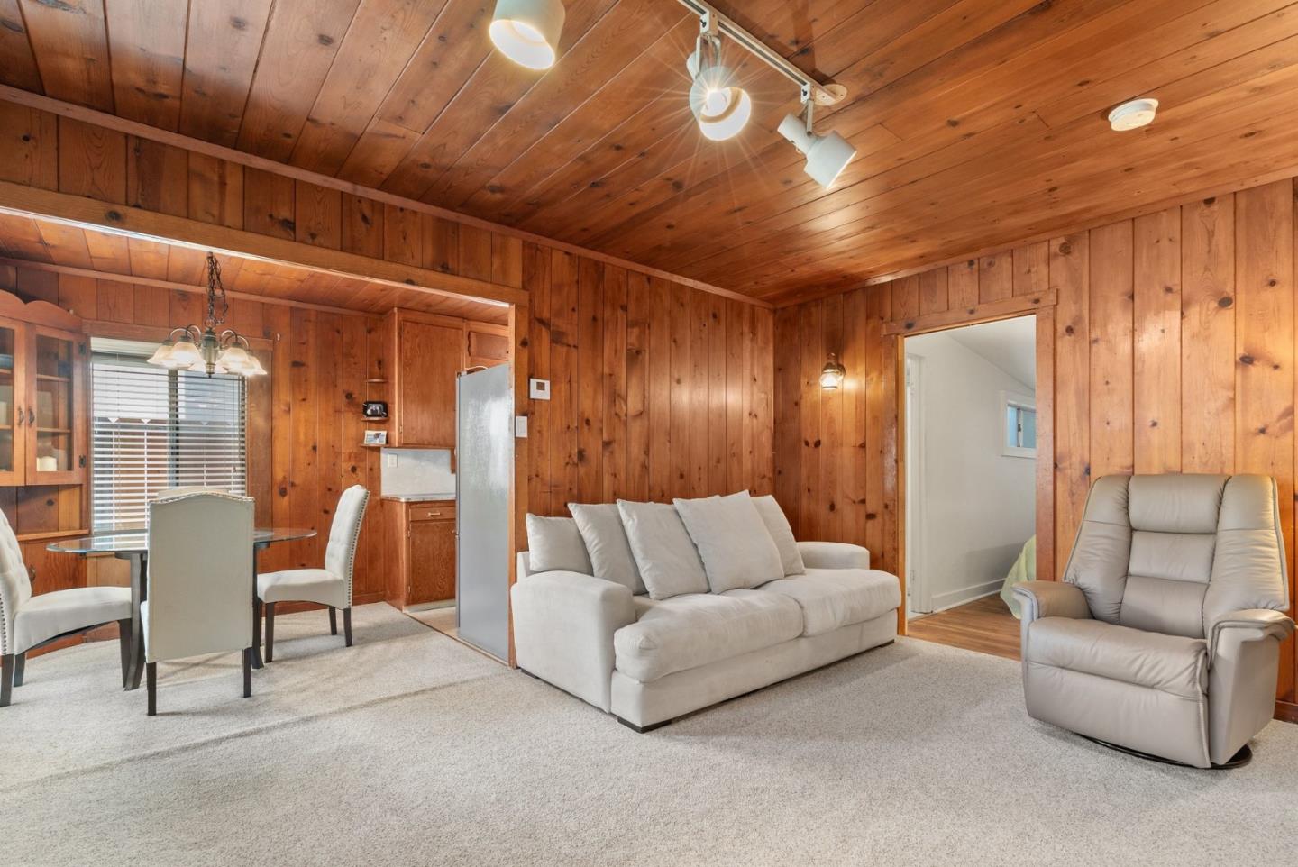 516 AVE