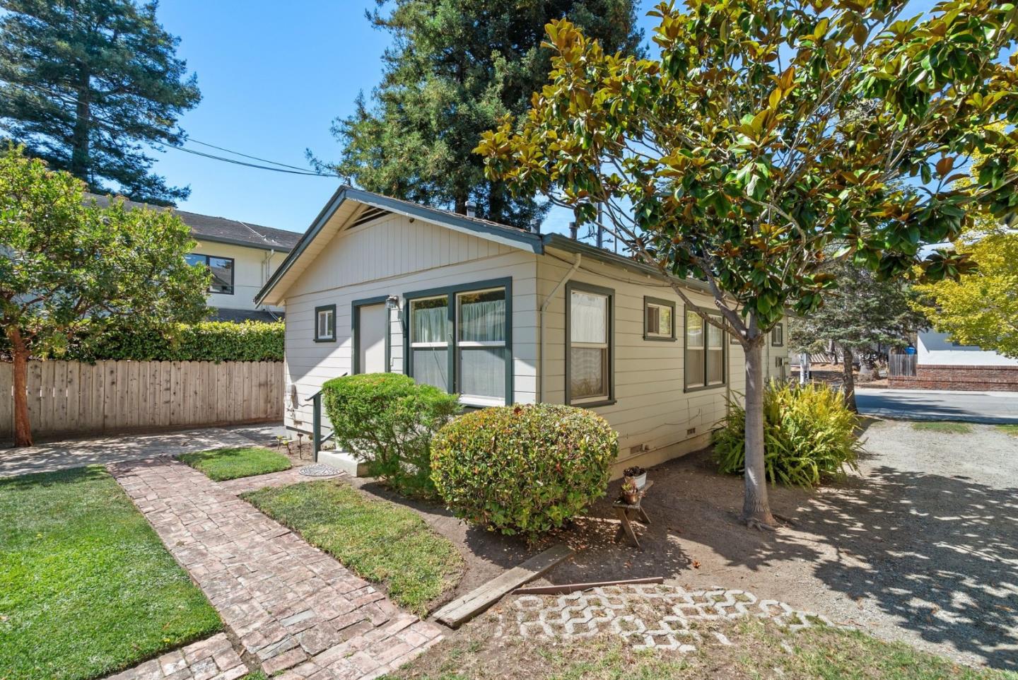 516 AVE