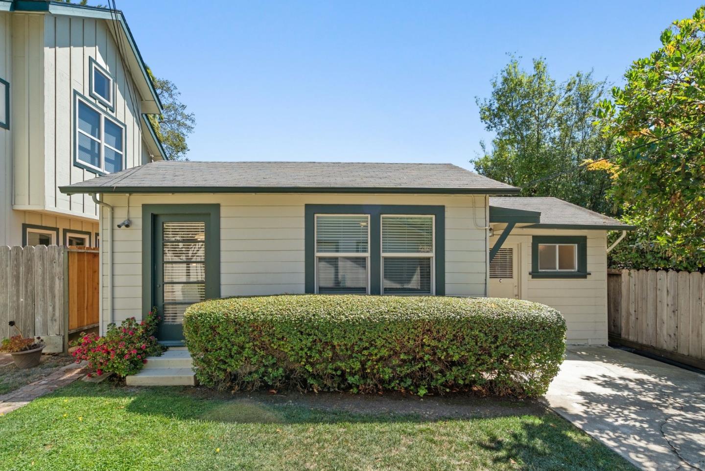 516 AVE