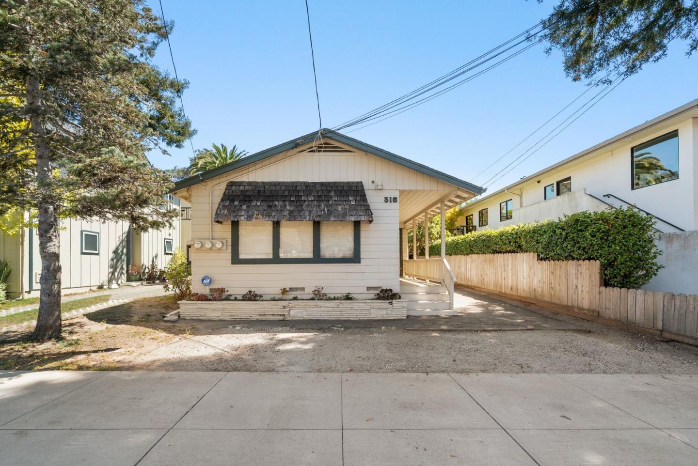 516 AVE